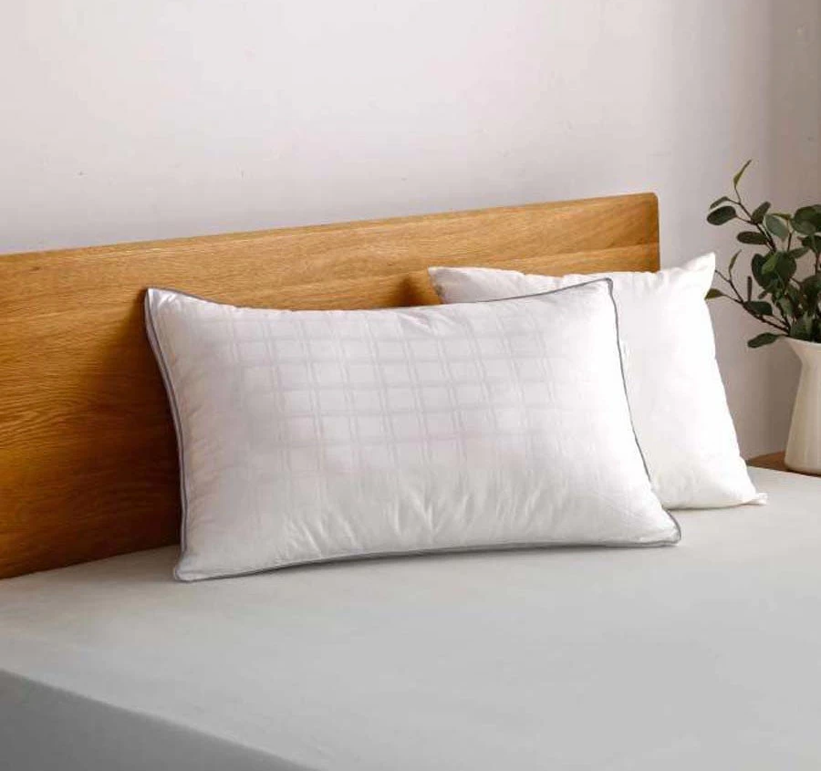 Accessorize Deluxe Hotel 2 Pack 800g Soft Standard Pillow - Image 2