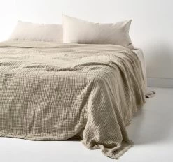 Crinkle Bed Throw Feather