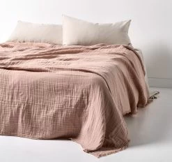 Crinkle Bed Throw Pink Clay