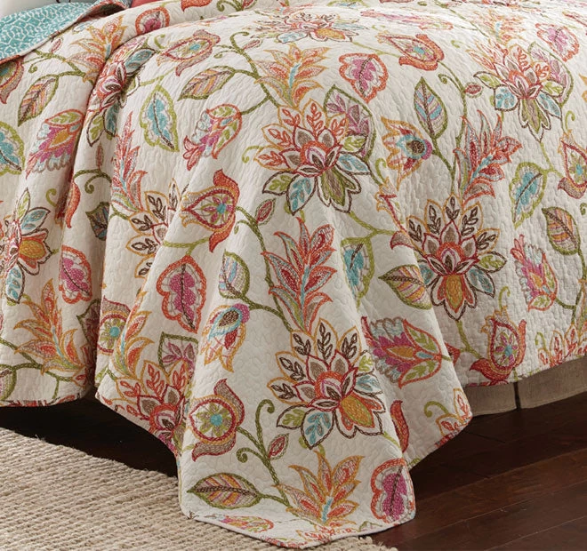 Sophia Coverlet Set Range - Image 3