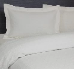 Villa Matelassé Coverlet Range White