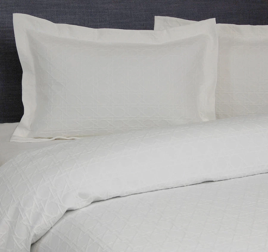 Villa Matelassé Coverlet Range White