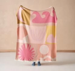 Beach Day Cot Blanket Bubblegum
