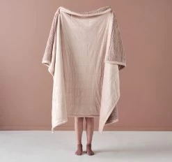 Bray 150x200cm Throw Rug Rose