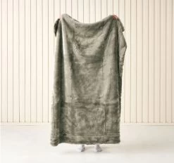 Selma 130x170cm Throw Rug Wasabi