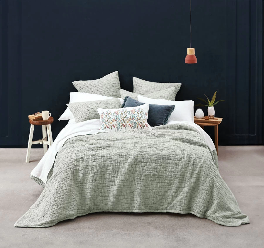 Livie Coverlet Set Range Mist