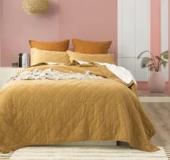 Attwood Coverlet Set Range Wood