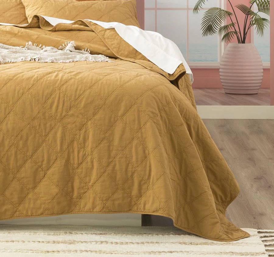 Attwood Coverlet Set Range Wood - Image 2